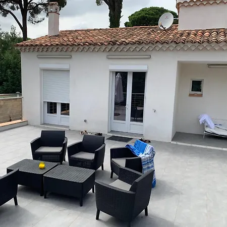 Golfe De St Tropez,mas Provencal Avec Patio Vue Mer Willa Grimaud
